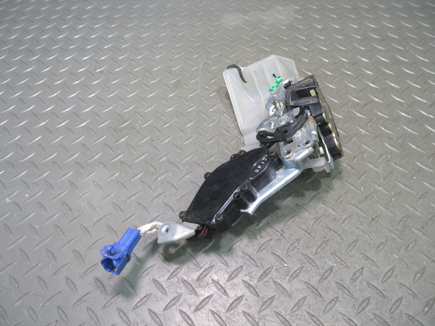 1991-1997 Toyota Land Cruiser FJ80 Rear Right Door Lock Latch Actuator