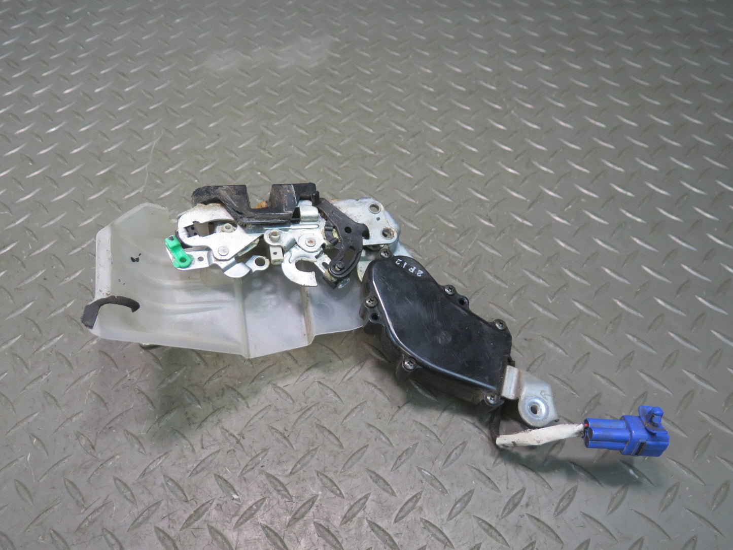 1991-1997 Toyota Land Cruiser FJ80 Rear Right Door Lock Latch Actuator