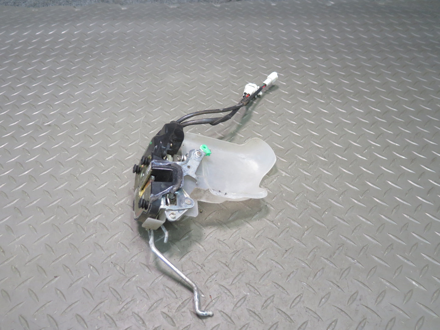 1991-1997 Toyota Land Cruiser FJ80 Front Right Door Lock Latch Actuator