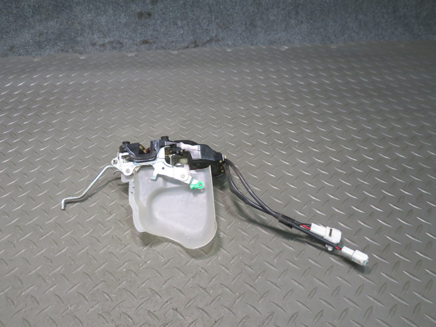 1991-1997 Toyota Land Cruiser FJ80 Front Right Door Lock Latch Actuator