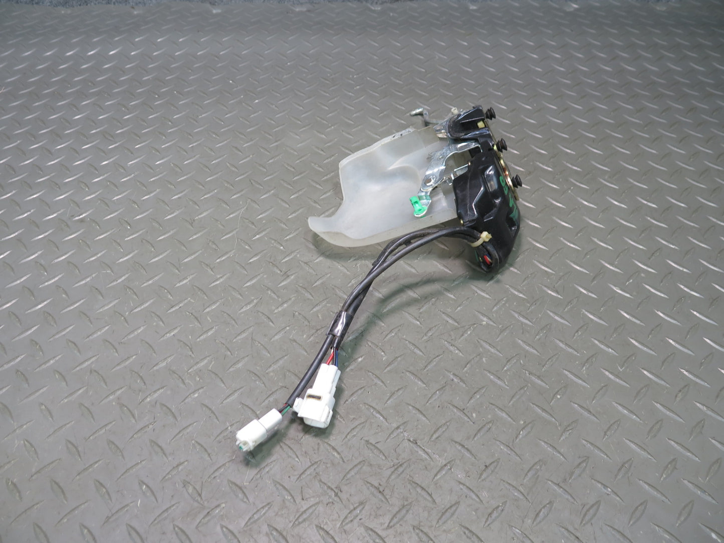 1991-1997 Toyota Land Cruiser FJ80 Front Right Door Lock Latch Actuator