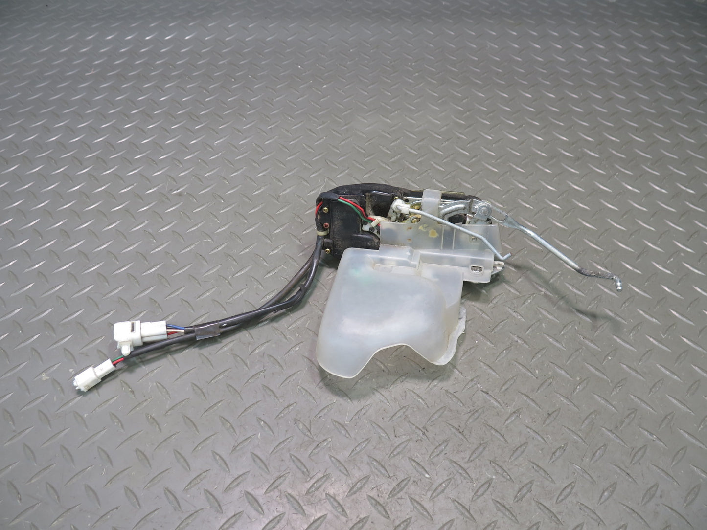 1991-1997 Toyota Land Cruiser FJ80 Front Right Door Lock Latch Actuator