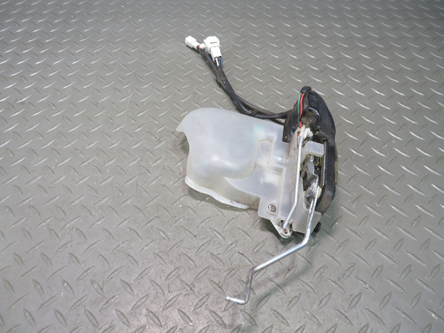 1991-1997 Toyota Land Cruiser FJ80 Front Right Door Lock Latch Actuator