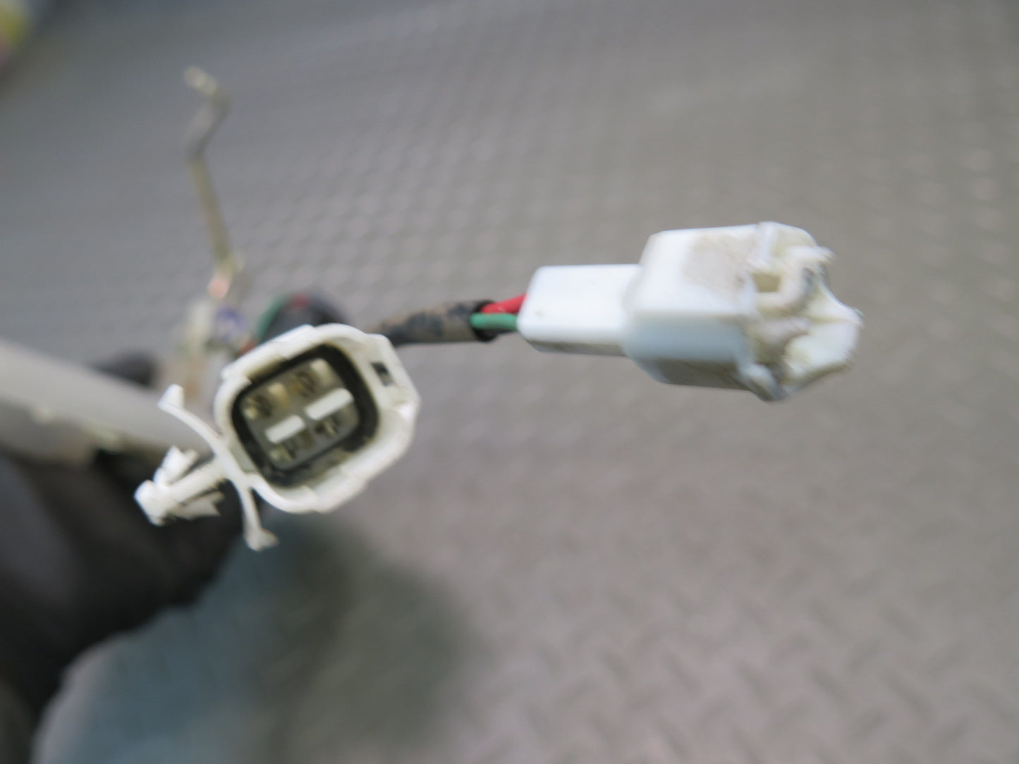 1991-1997 Toyota Land Cruiser FJ80 Front Left Door Lock Latch Actuator