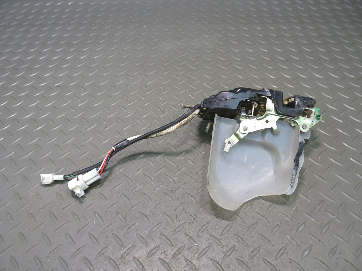 1991-1997 Toyota Land Cruiser FJ80 Front Left Door Lock Latch Actuator