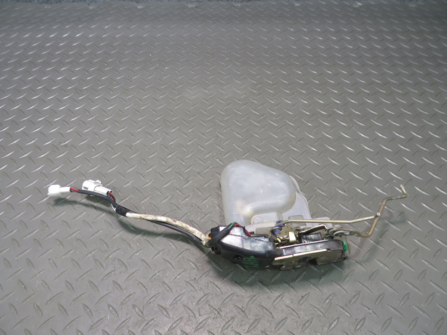 1991-1997 Toyota Land Cruiser FJ80 Front Left Door Lock Latch Actuator