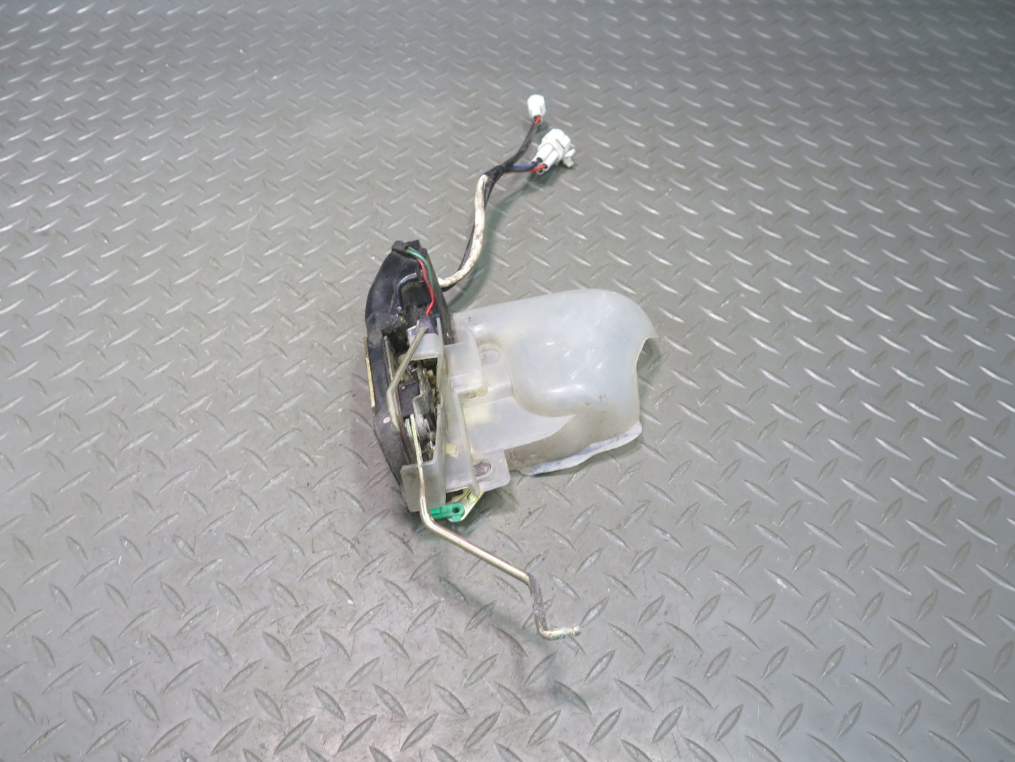 1991-1997 Toyota Land Cruiser FJ80 Front Left Door Lock Latch Actuator