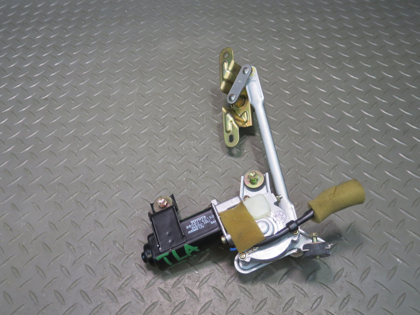 1991-1992 Toyota Land Cruiser FJ80 Rear Wiper Motor Assembly 85080-60150