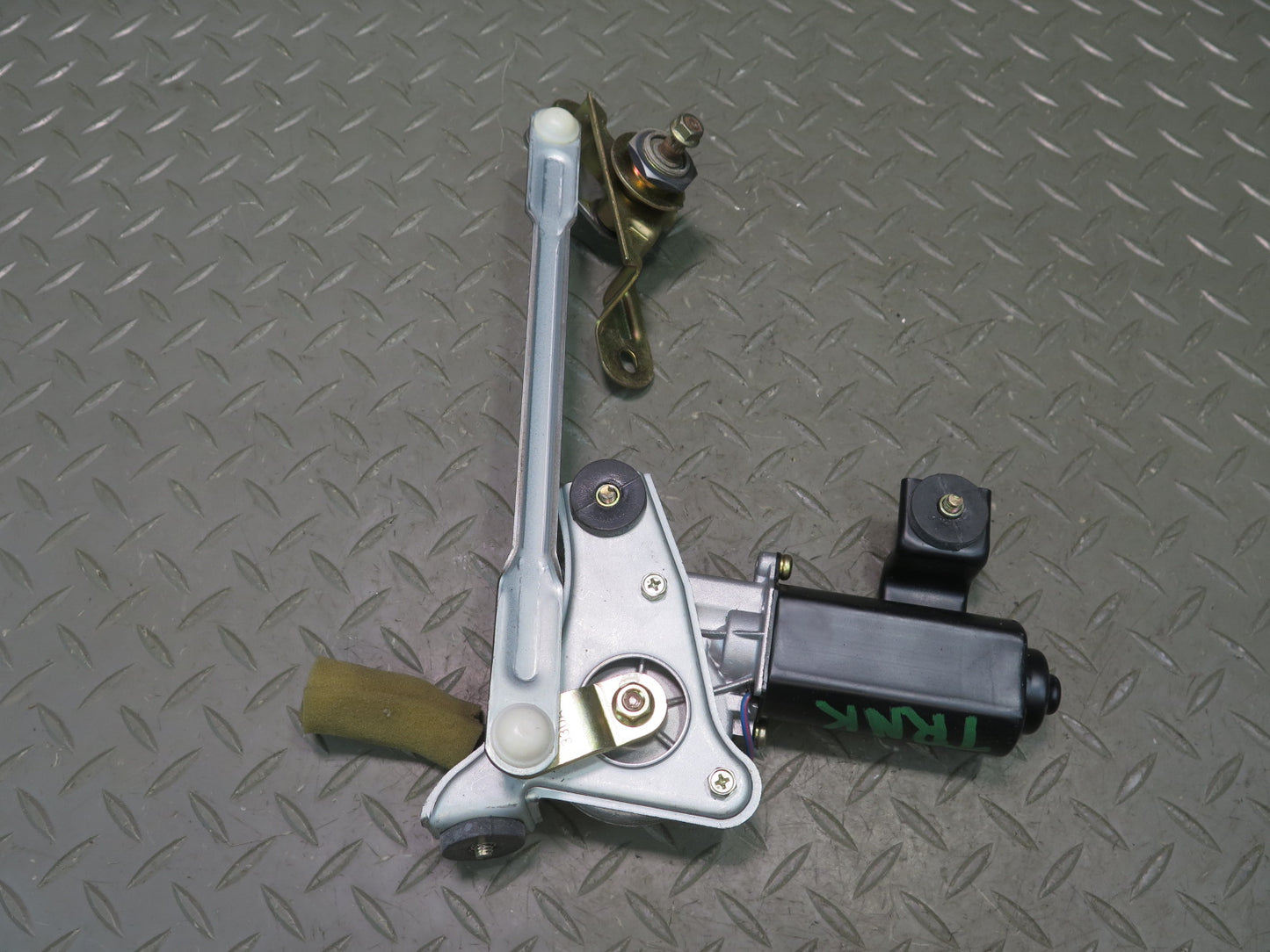 1991-1992 Toyota Land Cruiser FJ80 Rear Wiper Motor Assembly 85080-60150