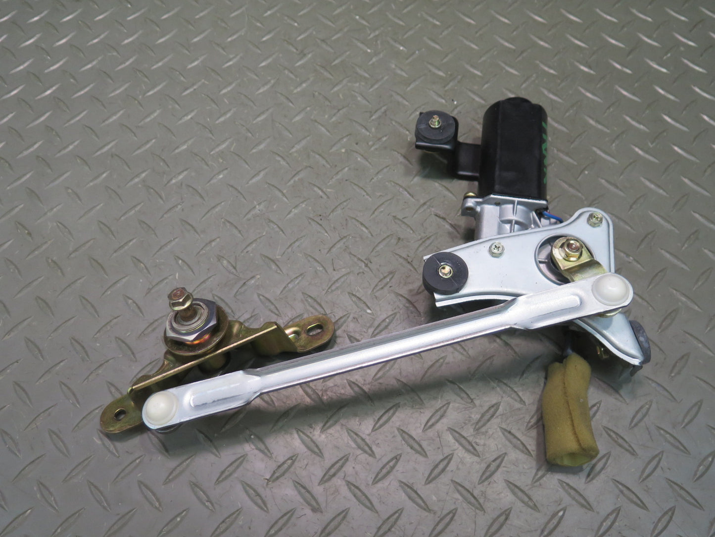 1991-1992 Toyota Land Cruiser FJ80 Rear Wiper Motor Assembly 85080-60150