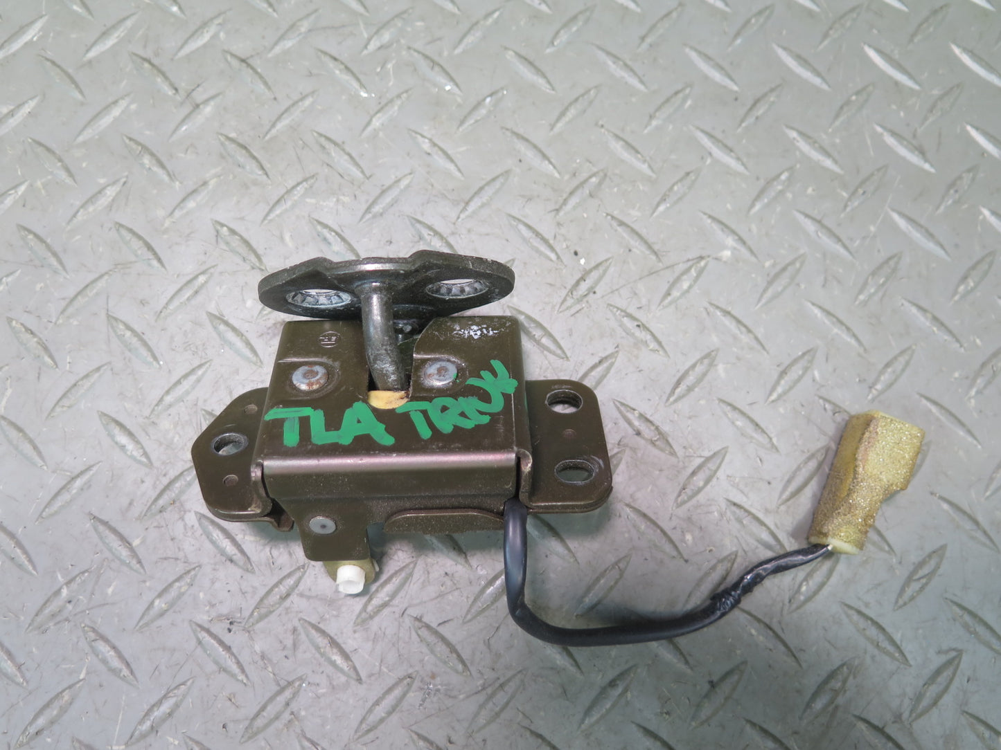 1991-1994 Toyota Land Cruiser FJ80 Liftgate Hatch Door Lock Latch w Striker