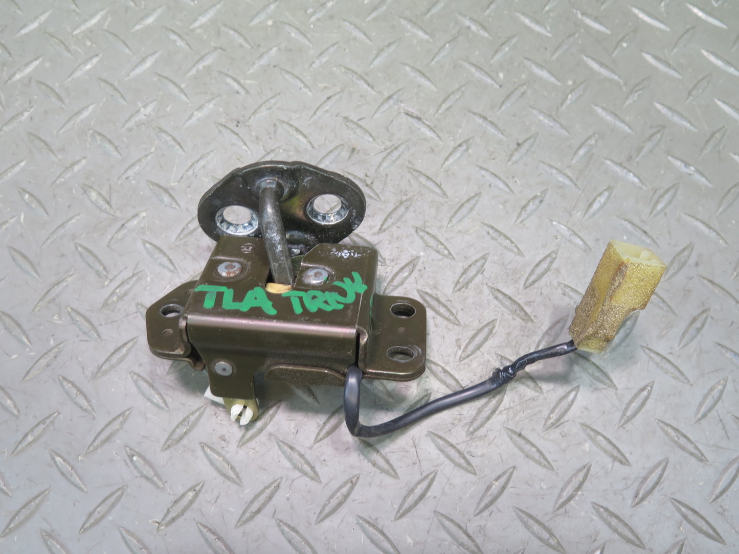 1991-1994 Toyota Land Cruiser FJ80 Liftgate Hatch Door Lock Latch w Striker