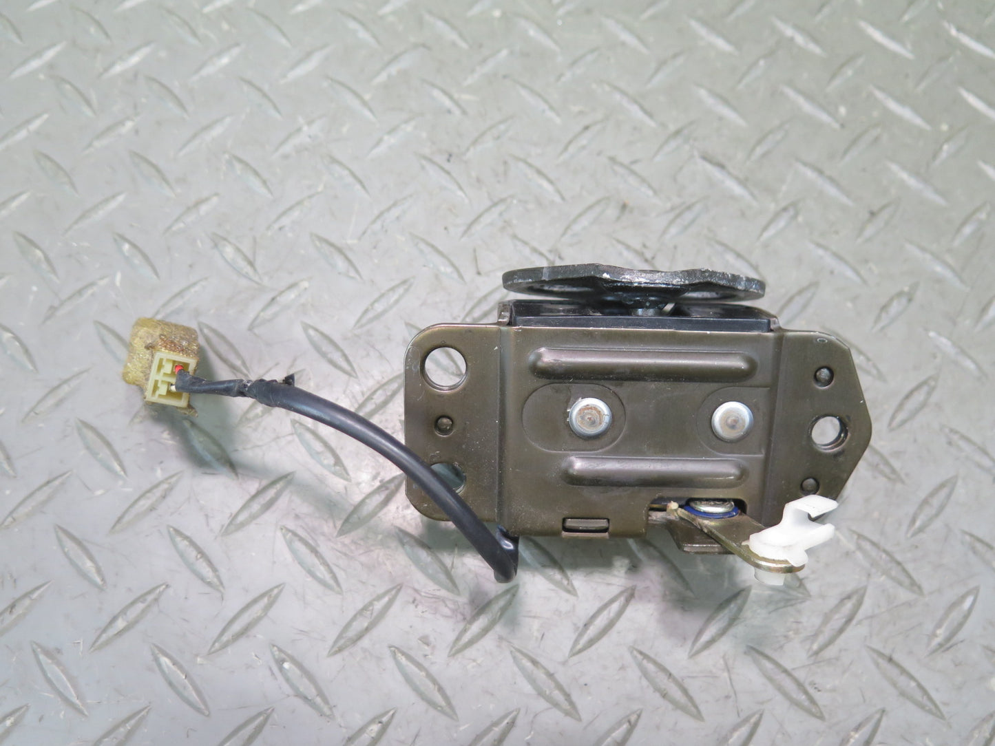 1991-1994 Toyota Land Cruiser FJ80 Liftgate Hatch Door Lock Latch w Striker