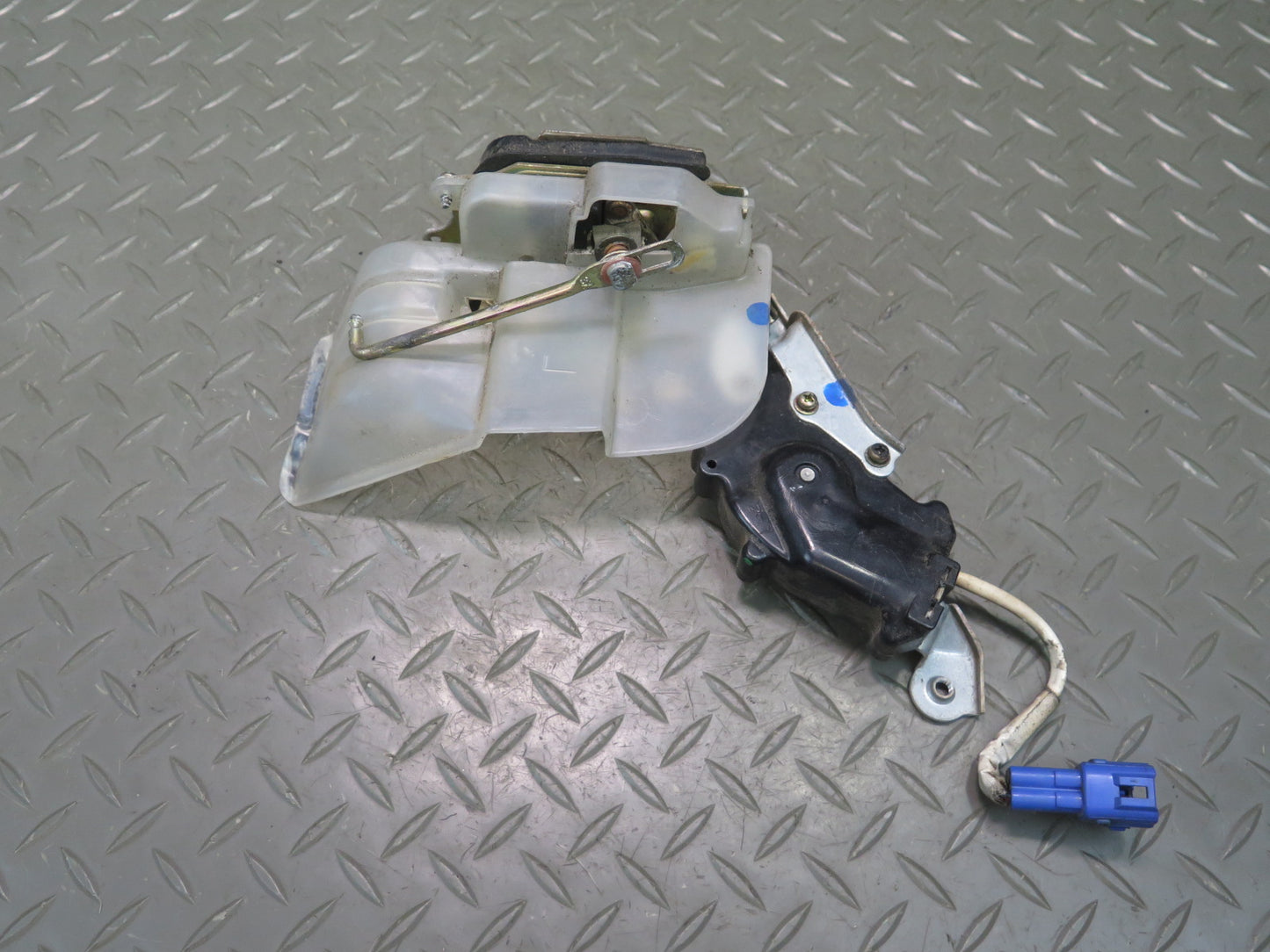 1991-1997 Toyota Land Cruiser FJ80 Rear Left Door Lock Latch Actuator