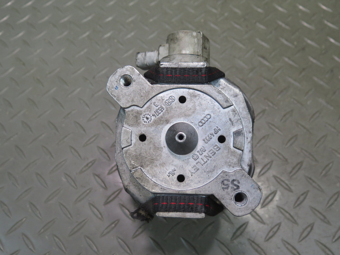 2006-2012 Bentley Flying Spure 6.0L Left & Right Side Engine Motor Mount