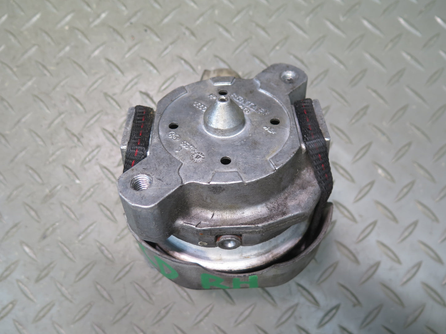 2006-2012 Bentley Flying Spure 6.0L Left & Right Side Engine Motor Mount