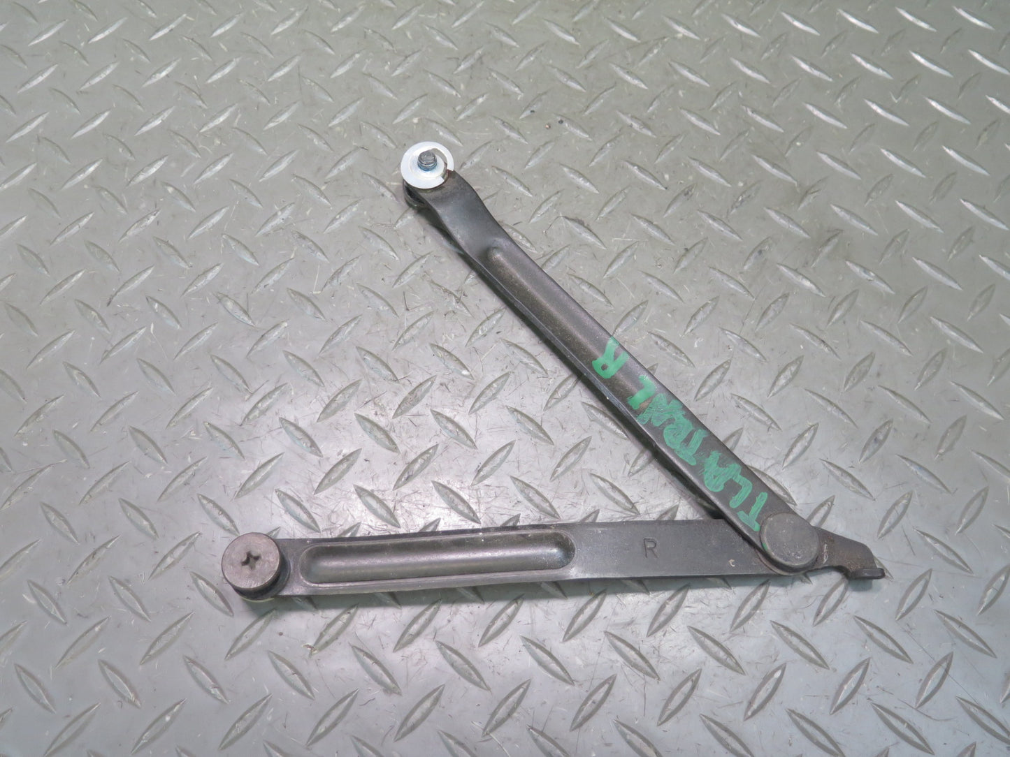 1991-1994 Toyota Land Cruiser FJ80 Set of 2 Tailgate Stay Support Arm Hinge