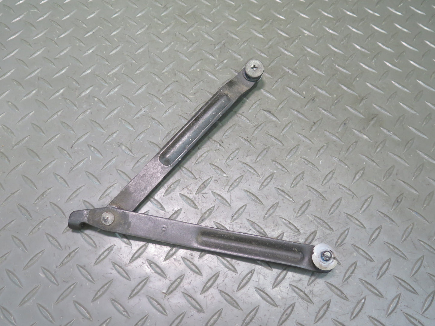 1991-1994 Toyota Land Cruiser FJ80 Set of 2 Tailgate Stay Support Arm Hinge