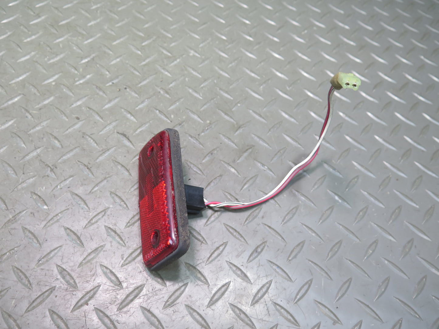 1991-1992 Toyota Land Cruiser FJ80 Rear Left & Right Side Marker Light Lamp Set