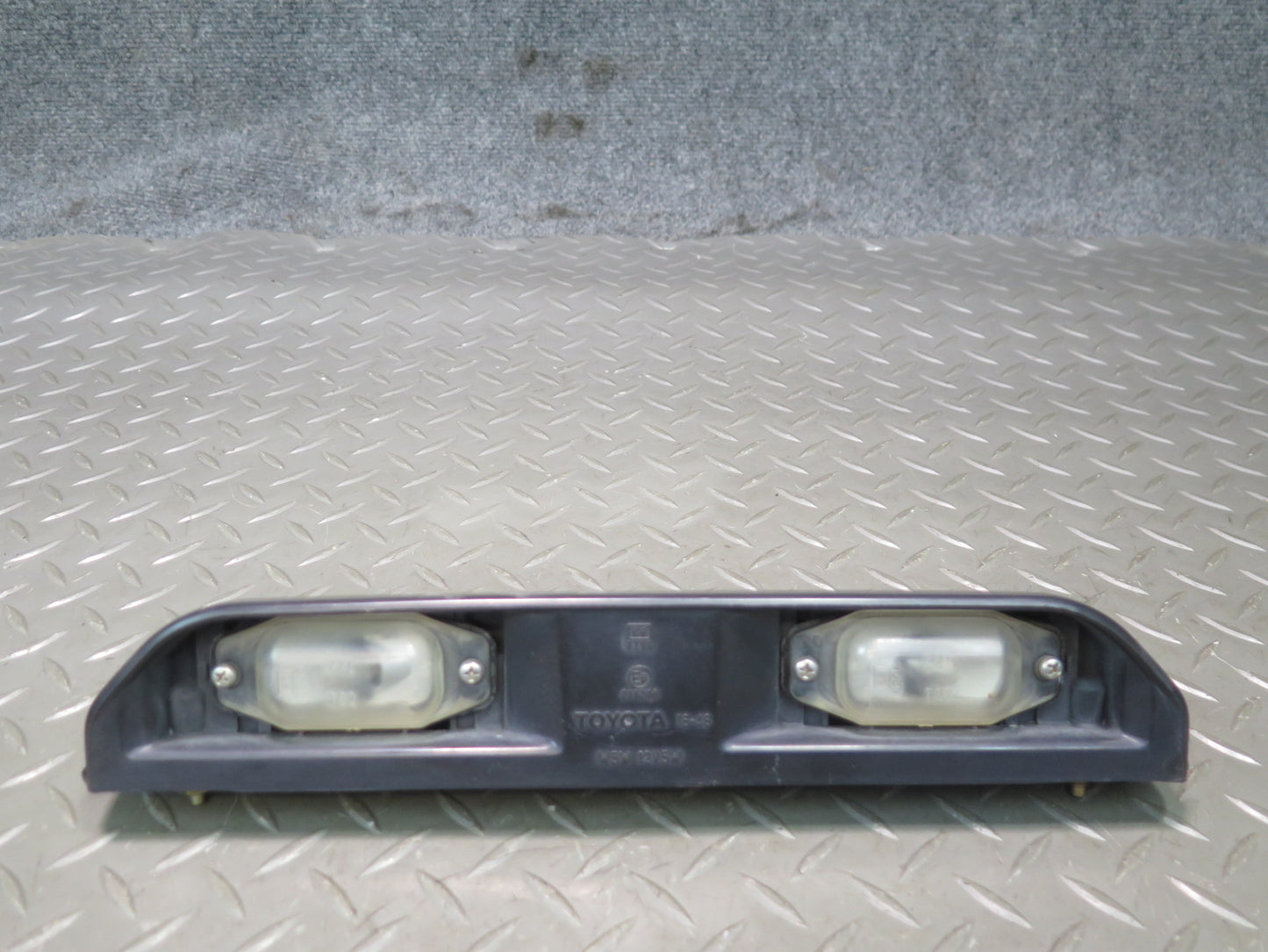 1991-1997 Toyota Land Cruiser FJ80 Rear License Plate Light Lamp