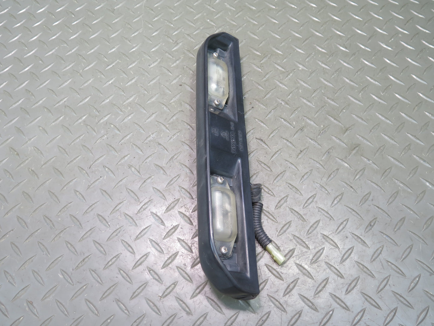 1991-1997 Toyota Land Cruiser FJ80 Rear License Plate Light Lamp
