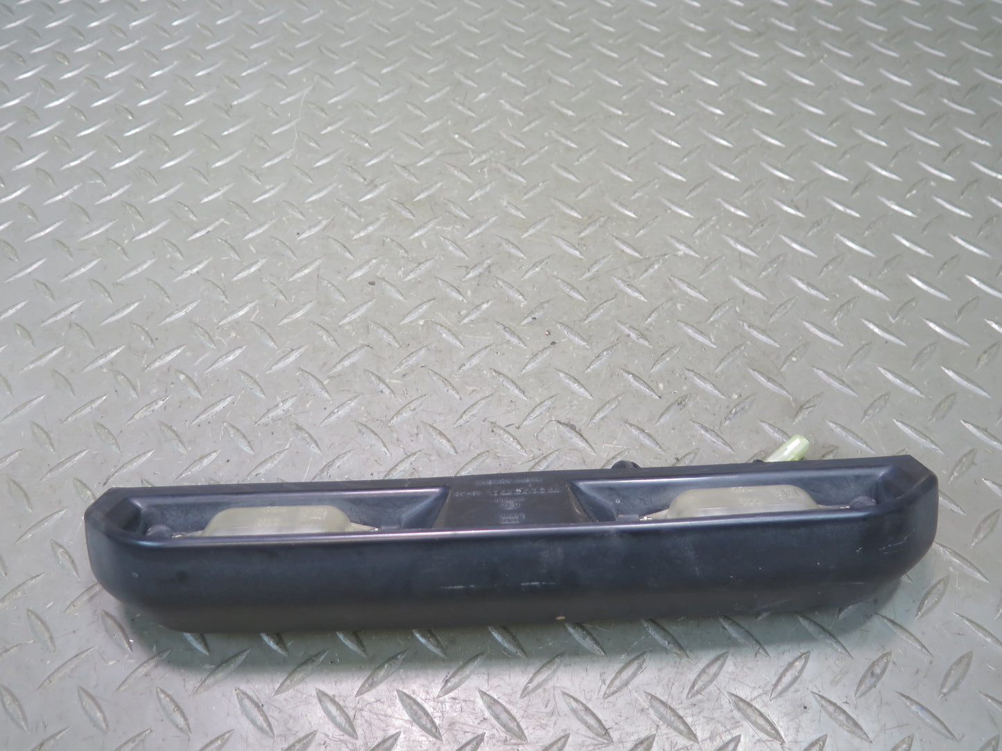 1991-1997 Toyota Land Cruiser FJ80 Rear License Plate Light Lamp