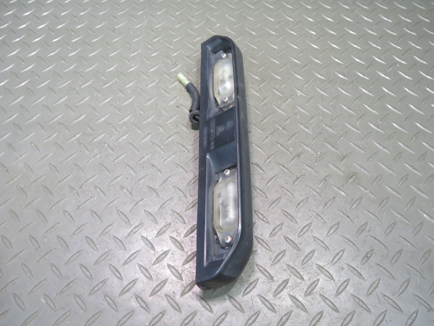 1991-1997 Toyota Land Cruiser FJ80 Rear License Plate Light Lamp
