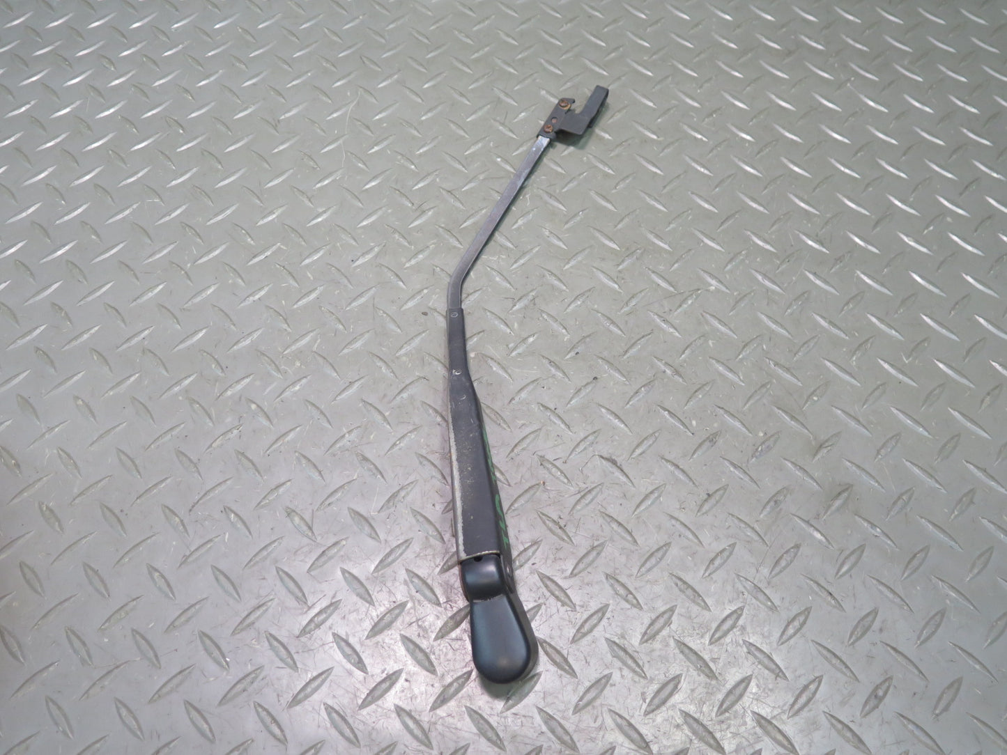 1991-1992 Toyota Land Cruiser FJ80 Rear Tailgate Wiper Arm
