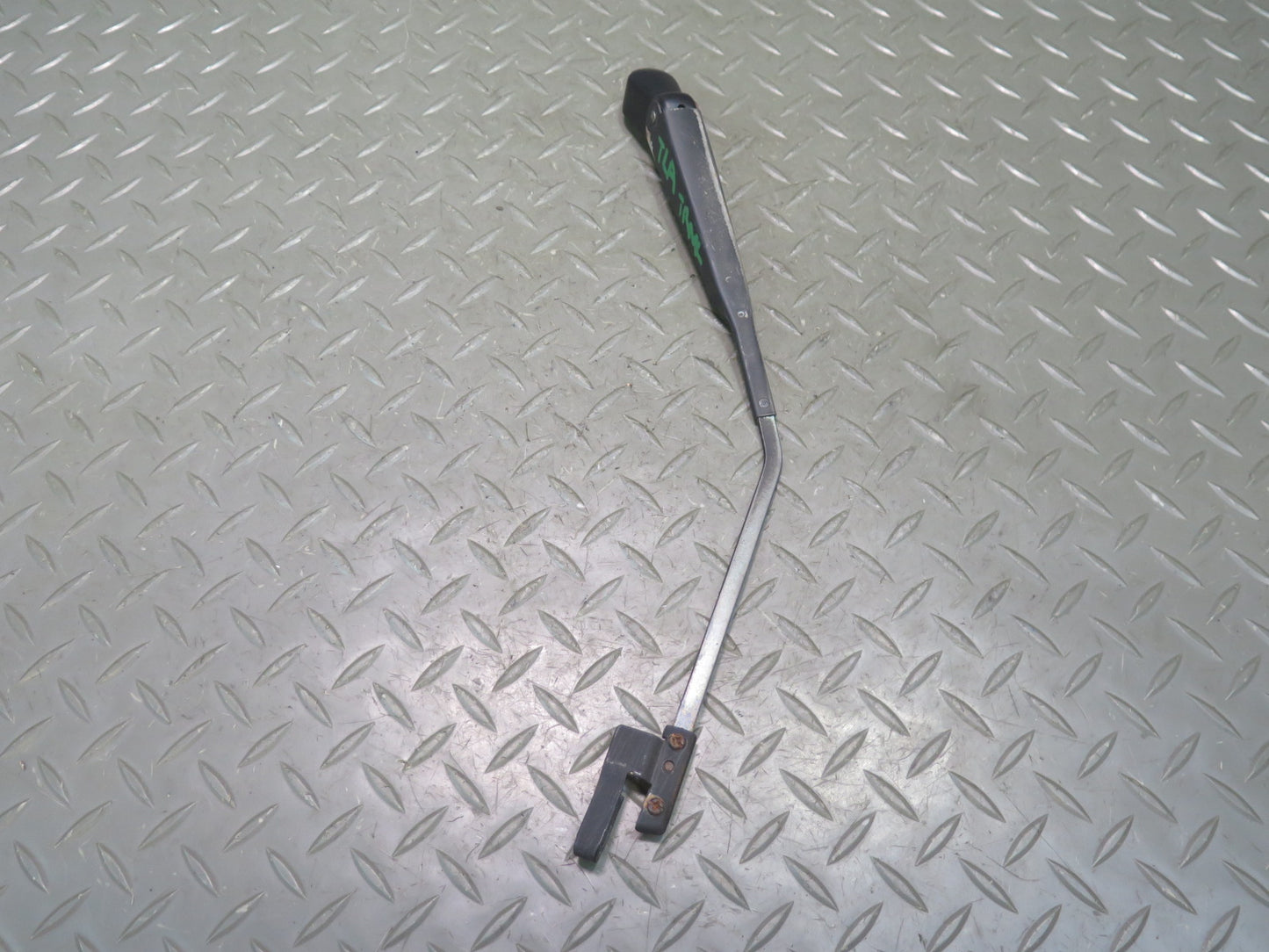 1991-1992 Toyota Land Cruiser FJ80 Rear Tailgate Wiper Arm