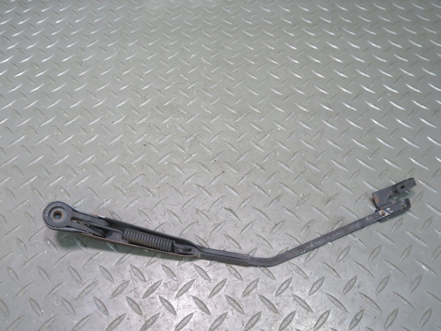 1991-1992 Toyota Land Cruiser FJ80 Rear Tailgate Wiper Arm