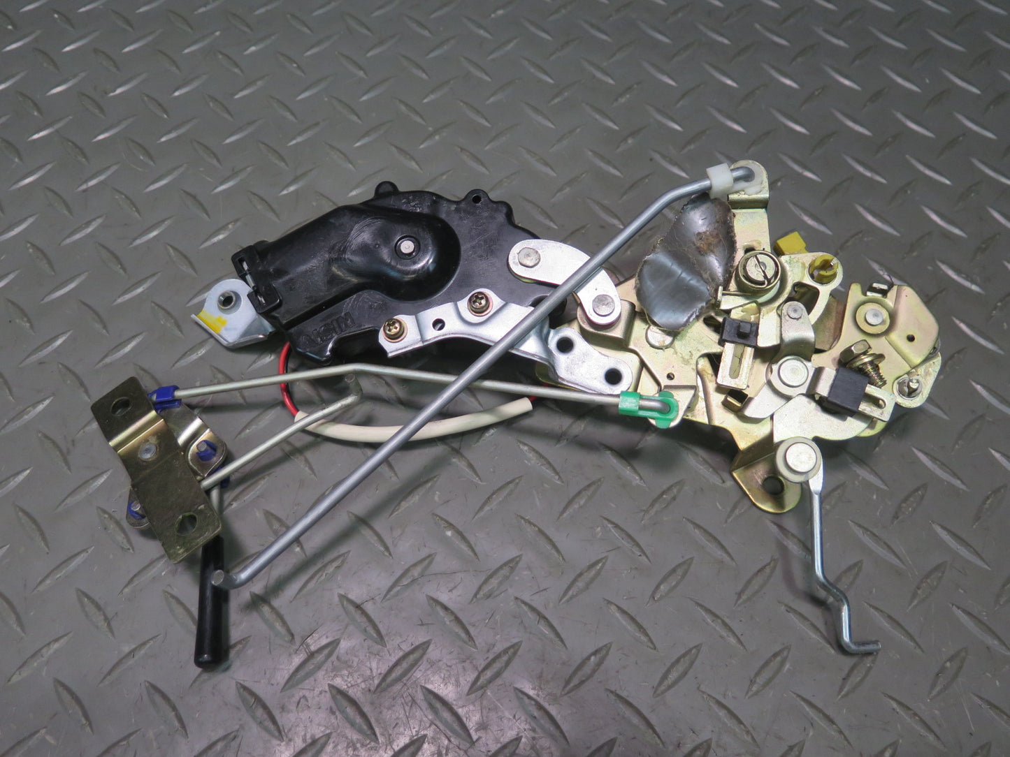 1991-1997 Toyota Land Cruiser FJ80 Rear Tailgate Trunk Lock Latch Actuator Set