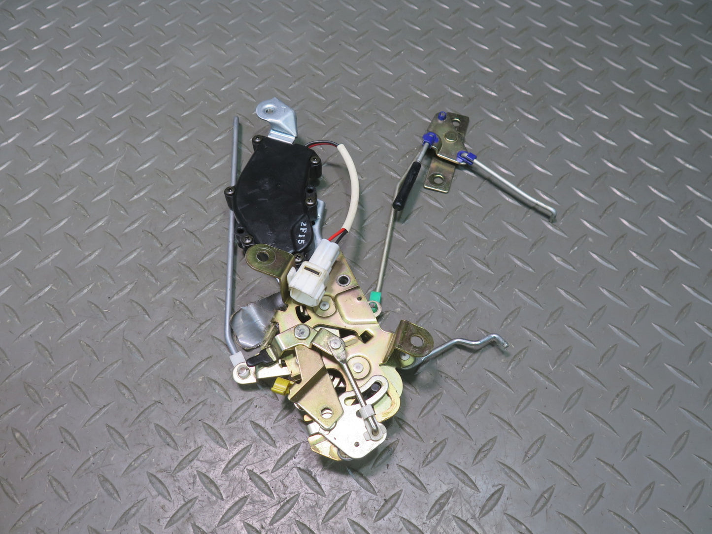 1991-1997 Toyota Land Cruiser FJ80 Rear Tailgate Trunk Lock Latch Actuator Set