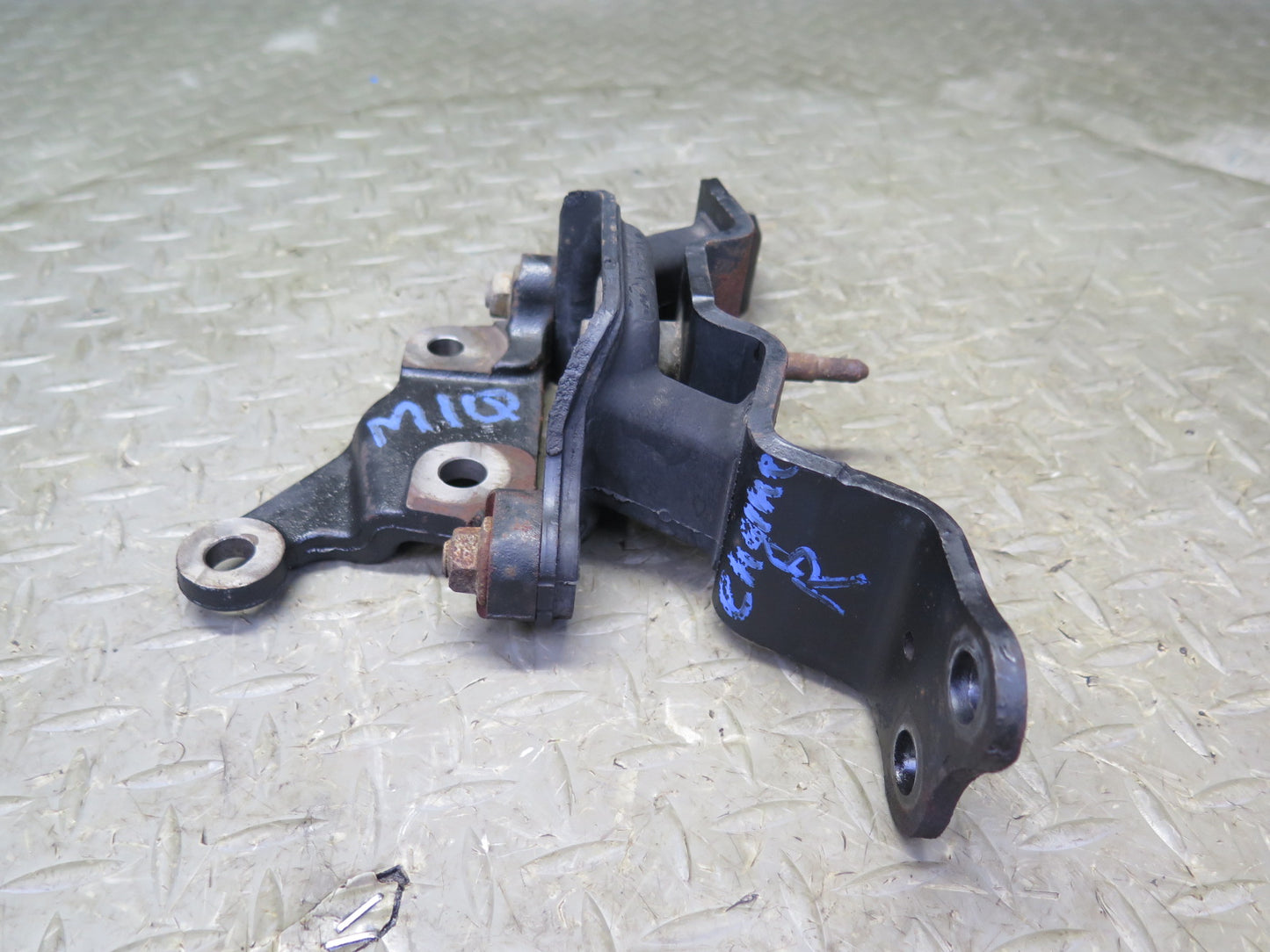 2014-2017 Infiniti QX60 2.5L Hybrid Engine Left Motor Mount