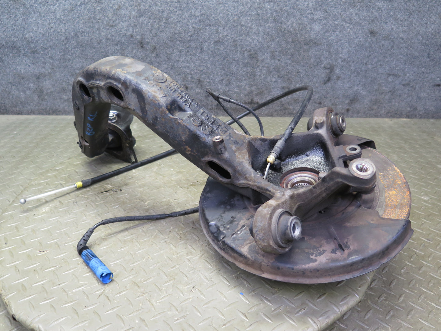 03-08 BMW E85 Z4 3.0L RWD Rear Left Spindle Knuckle Trailing Arm Hub Bearing OEM