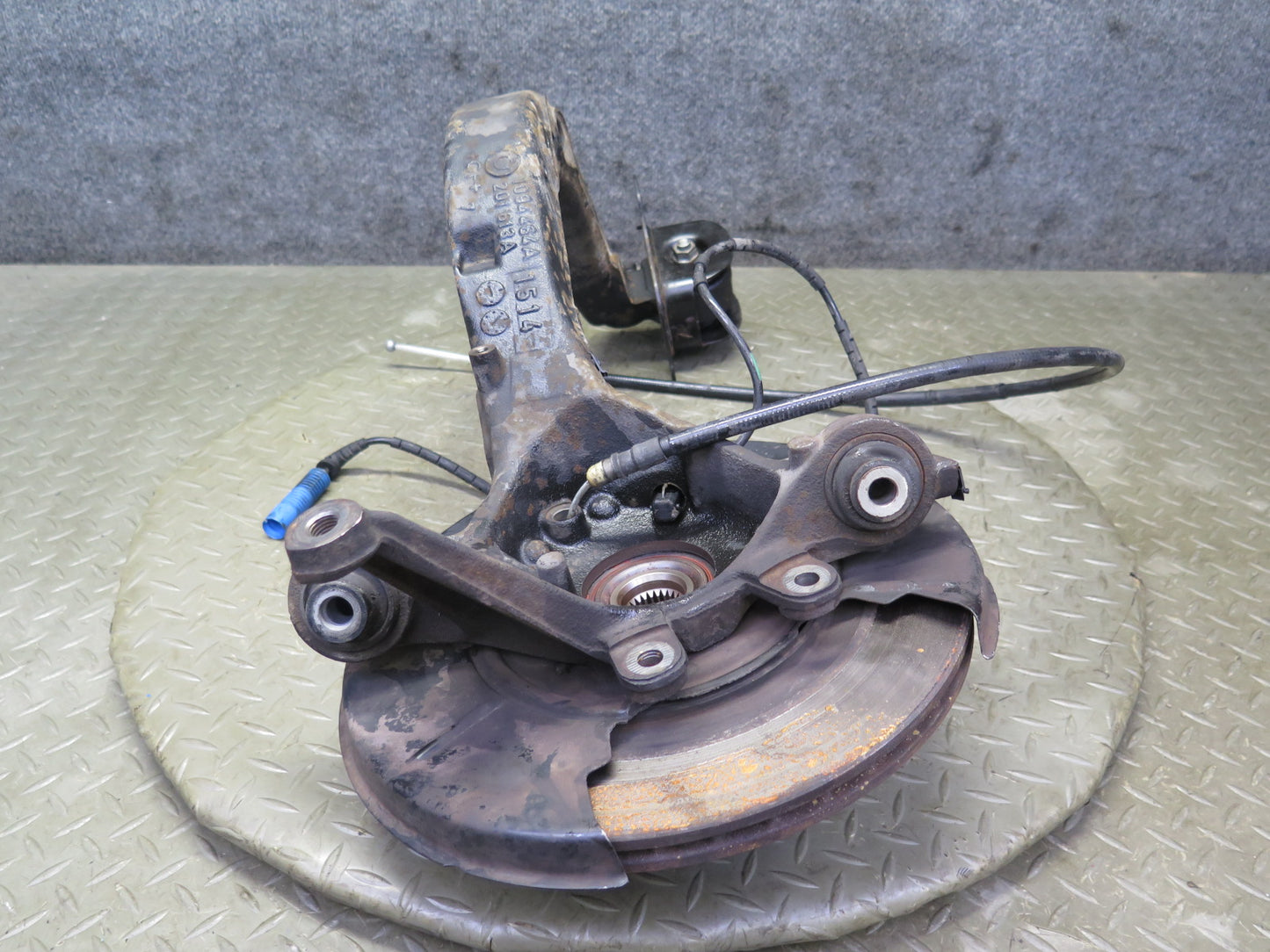 03-08 BMW E85 Z4 3.0L RWD Rear Left Spindle Knuckle Trailing Arm Hub Bearing OEM