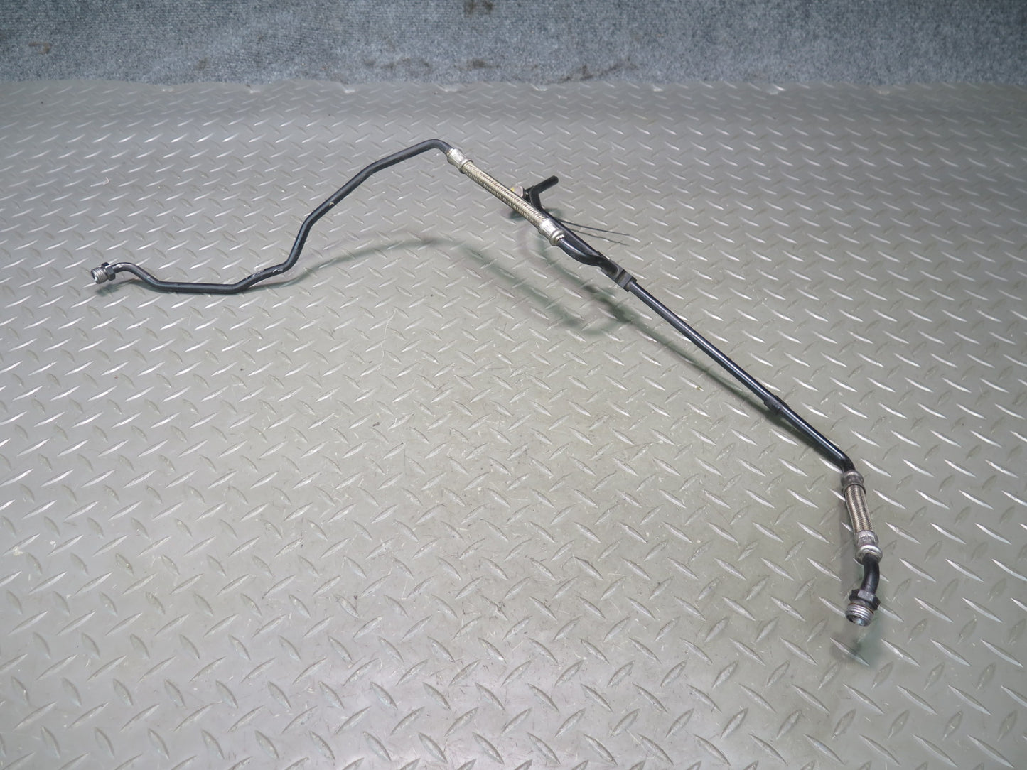 2006-2012 Bentley Flying Spur 6.0L W12 Engine Turbocharger Oil Line