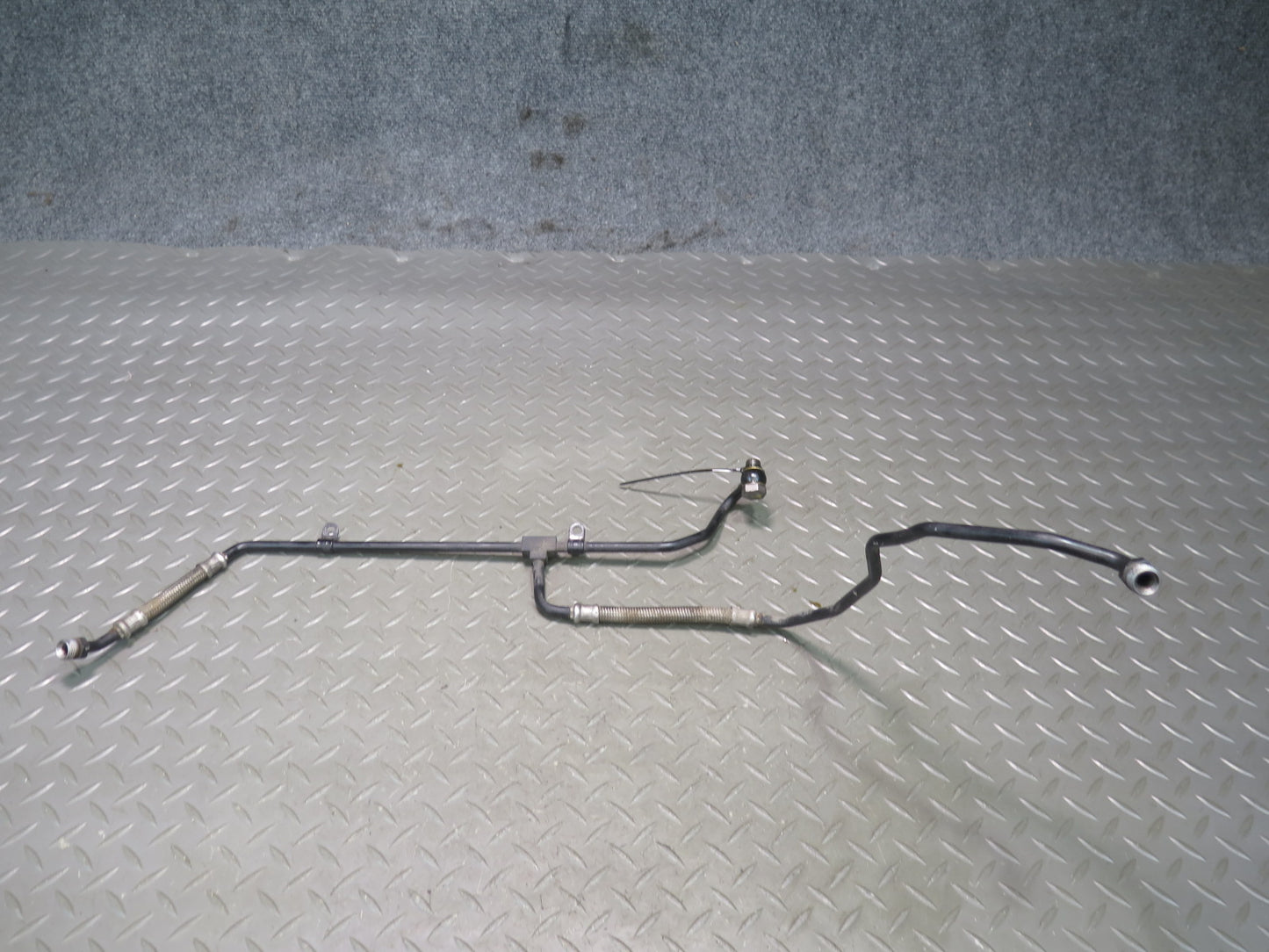 2006-2012 Bentley Flying Spur 6.0L W12 Engine Turbocharger Oil Line