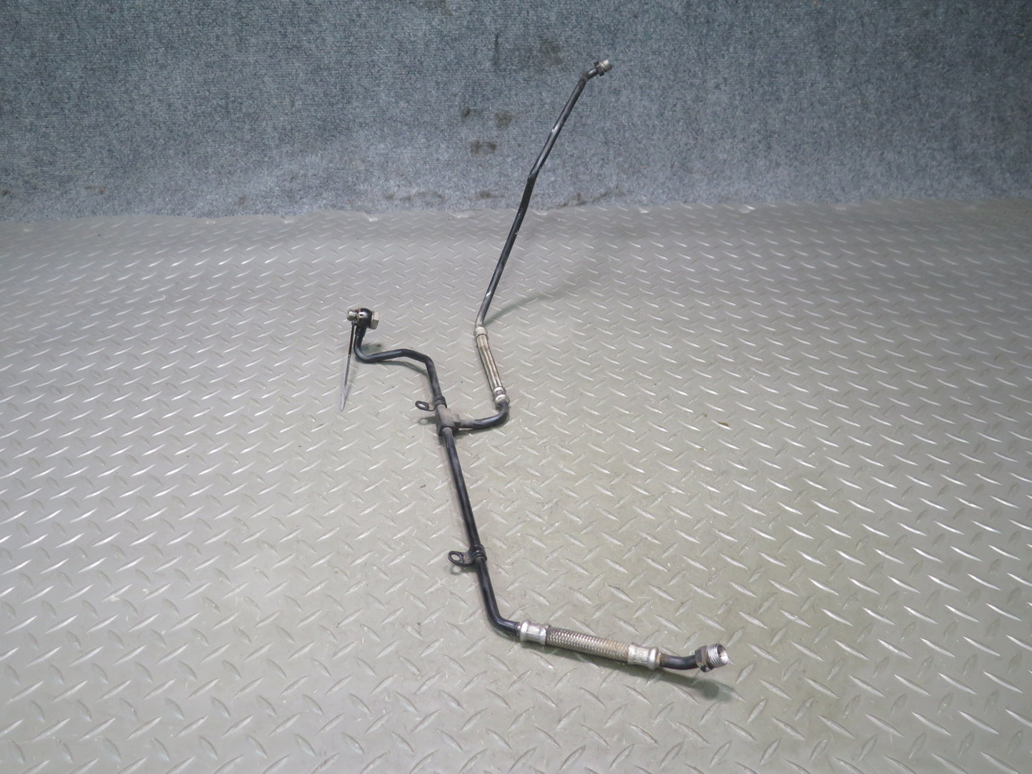 2006-2012 Bentley Flying Spur 6.0L W12 Engine Turbocharger Oil Line