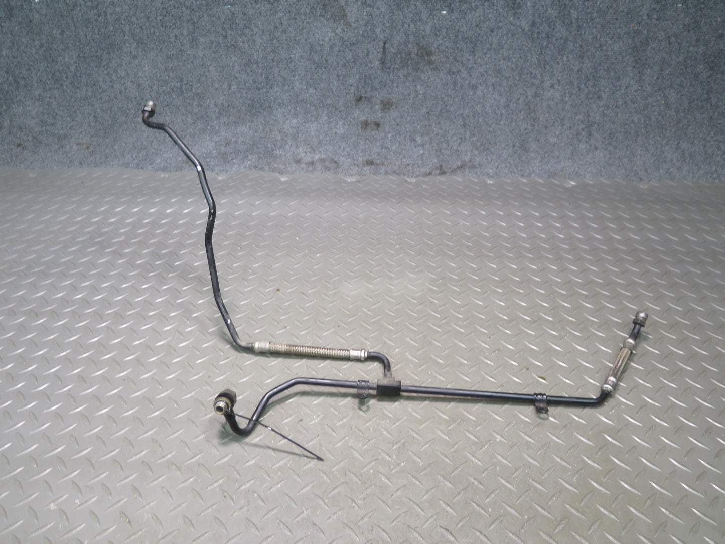 2006-2012 Bentley Flying Spur 6.0L W12 Engine Turbocharger Oil Line