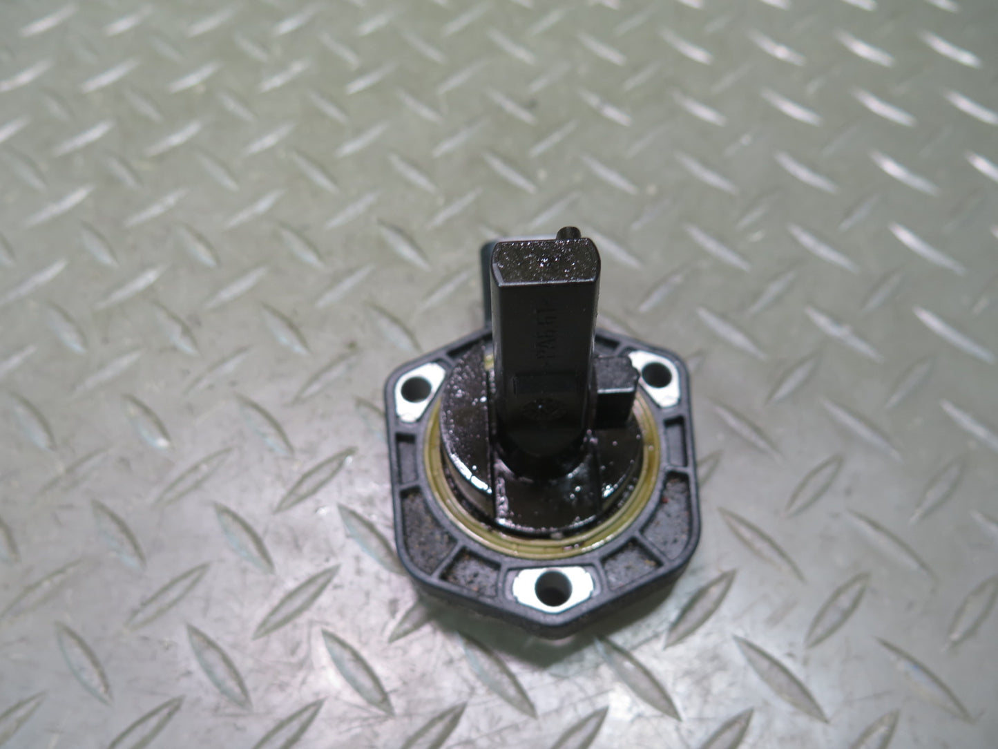 2006-2012 Bentley Flying Spur Engine Oil Level Sensor 6PR008079