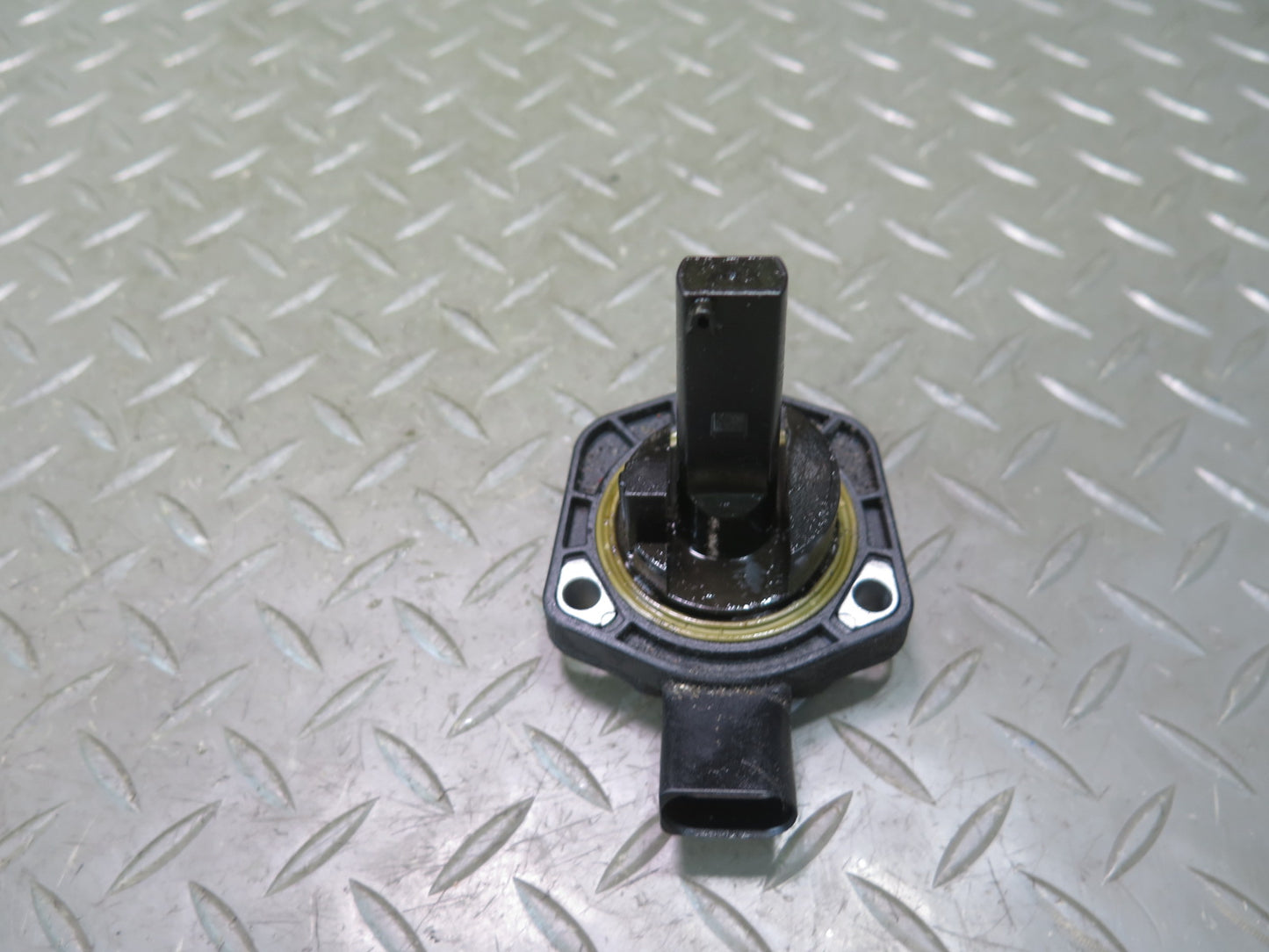 2006-2012 Bentley Flying Spur Engine Oil Level Sensor 6PR008079