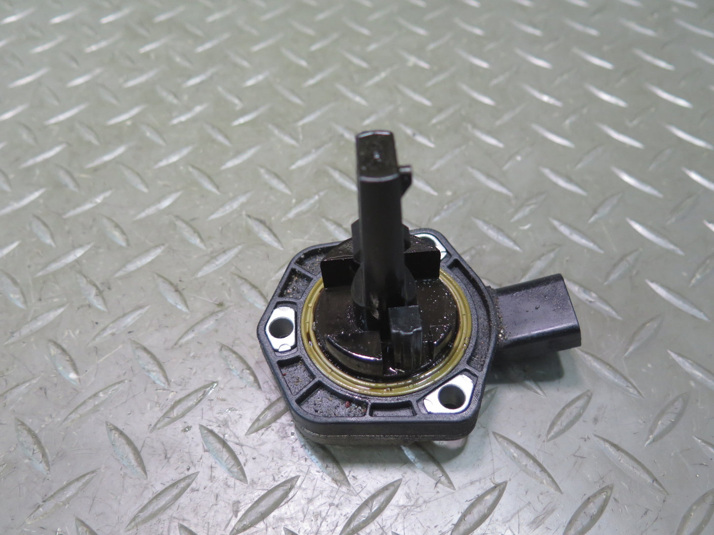2006-2012 Bentley Flying Spur Engine Oil Level Sensor 6PR008079