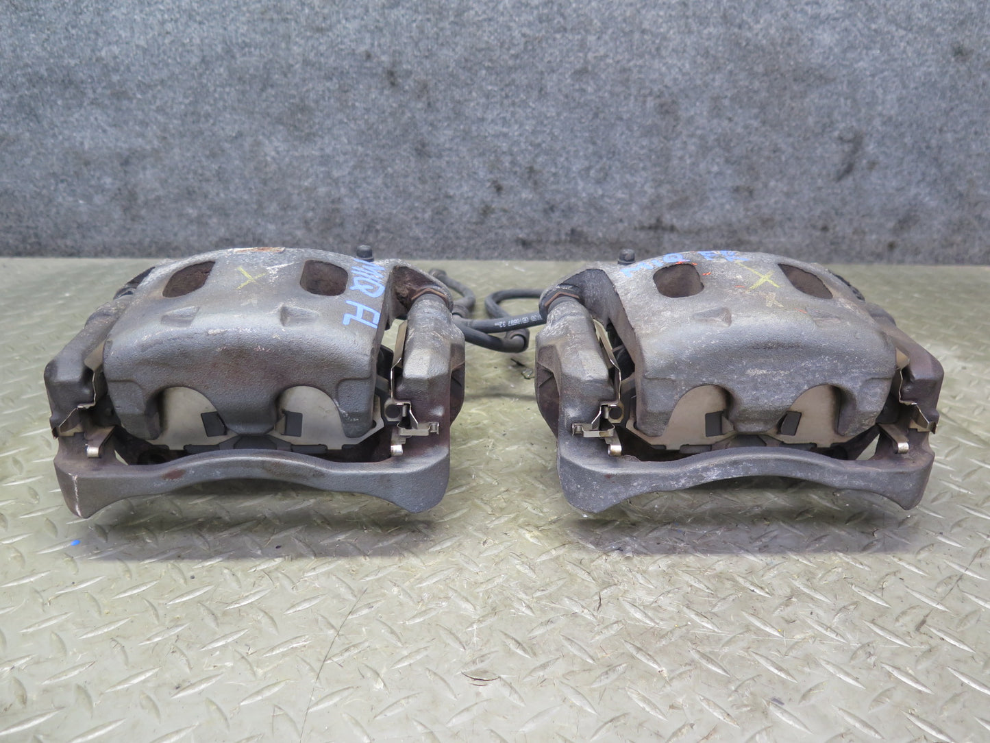 2014-2020 Infiniti QX60 AWD Front Left & Right Brake Caliper Set of 2