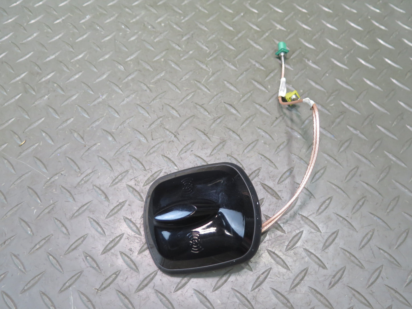 2004-2005 Cadillac XLR Rear Trunk Mounted Radio Shark Antenna