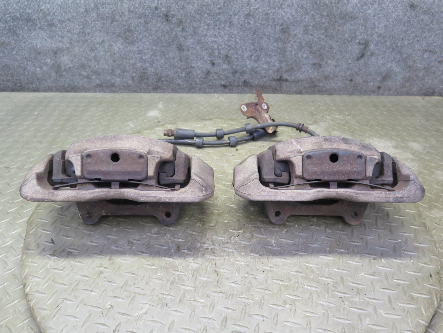 07-13 BMW E90 E92 335xi AWD Set of 2 Front Left & Right Brake Caliper 129K OEM