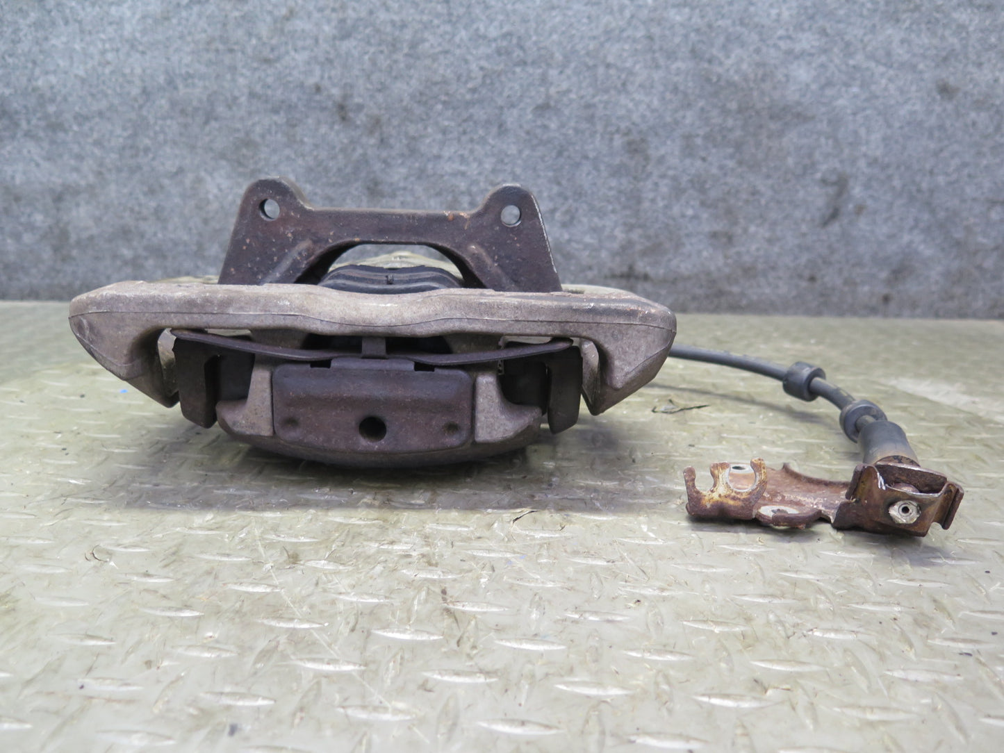 07-13 BMW E90 E92 335xi AWD Set of 2 Front Left & Right Brake Caliper 129K OEM