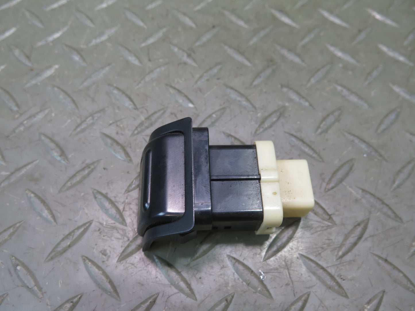 1991-1994 Toyota Land Cruiser FJ80 Rear Defrost Switch