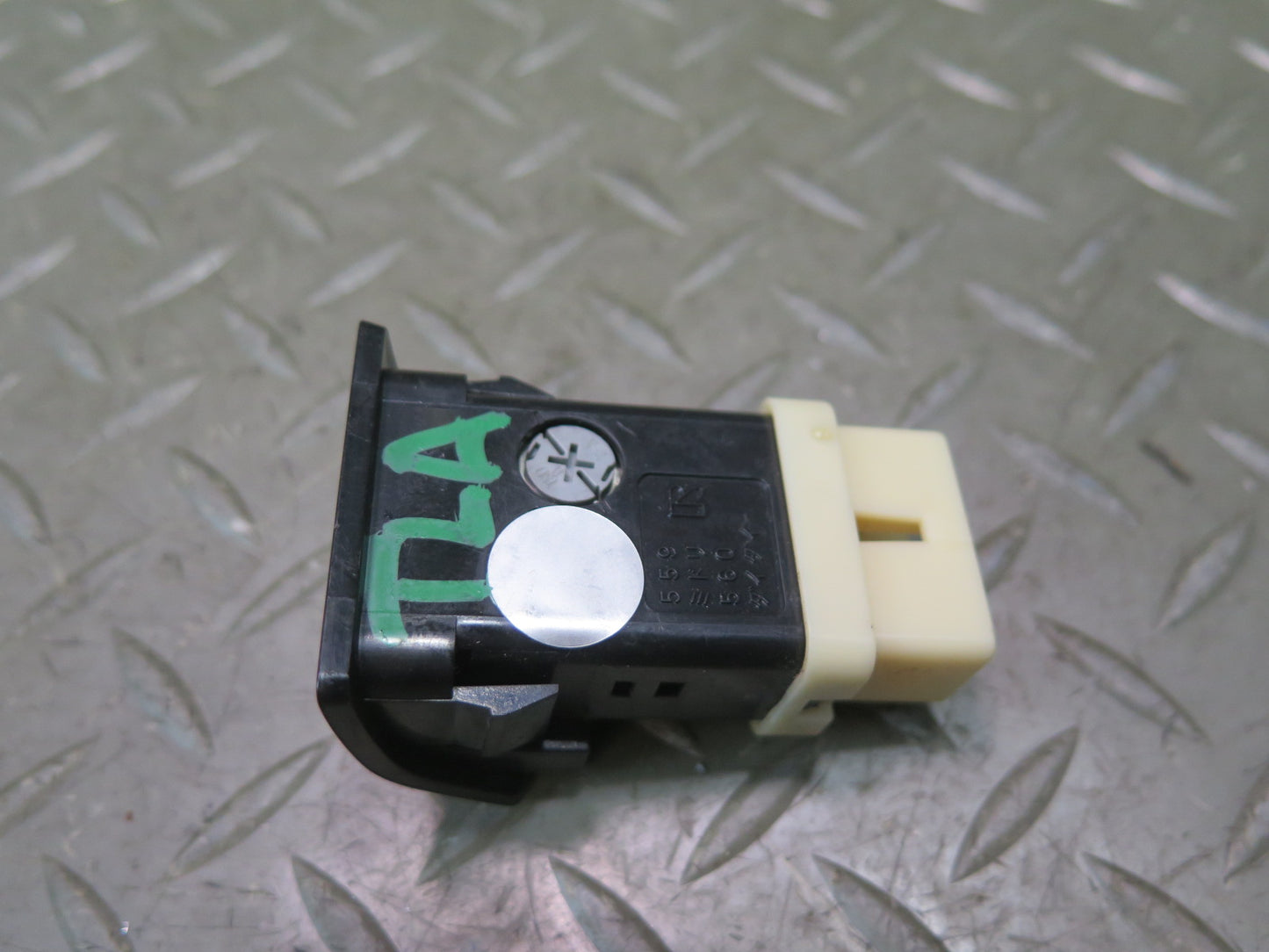 1991-1997 Toyota Land Cruiser FJ80 Differential Lock Switch