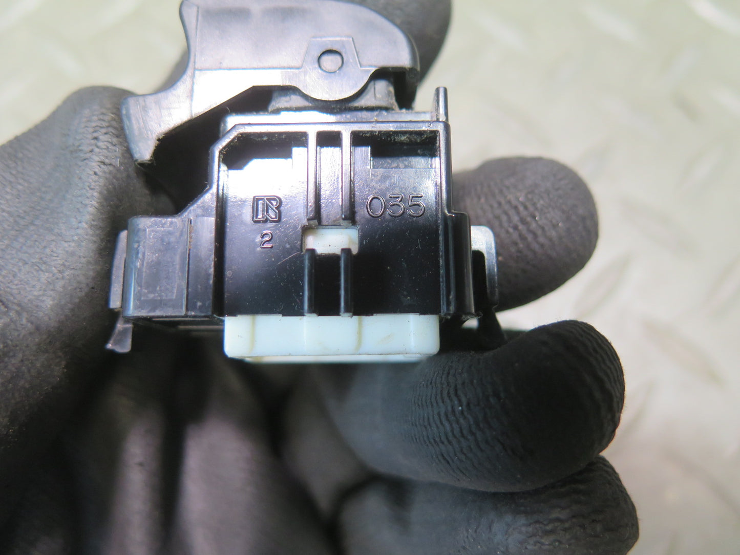 1991-1997 Toyota Land Cruiser FJ80 Rear Right Door Window Switch