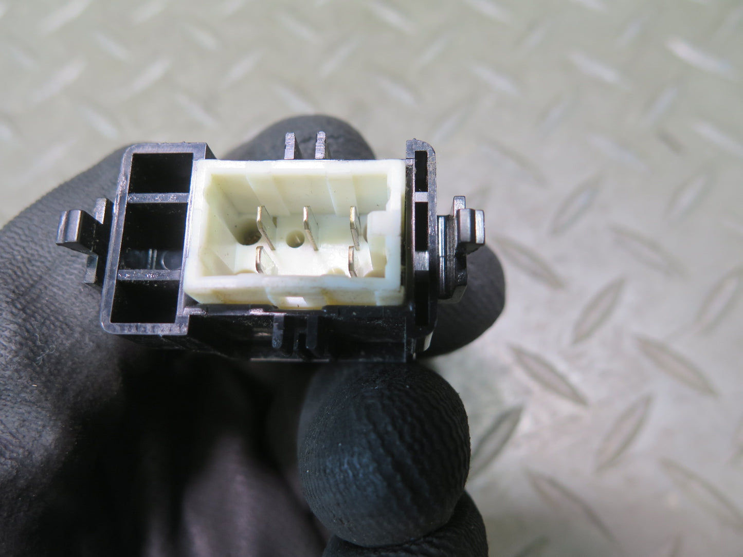1991-1997 Toyota Land Cruiser FJ80 Rear Right Door Window Switch